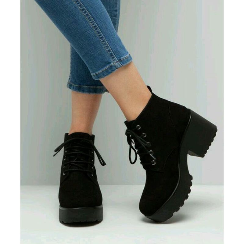 Shoetopia Women Black Solid Heeled Boots (Euro 39)