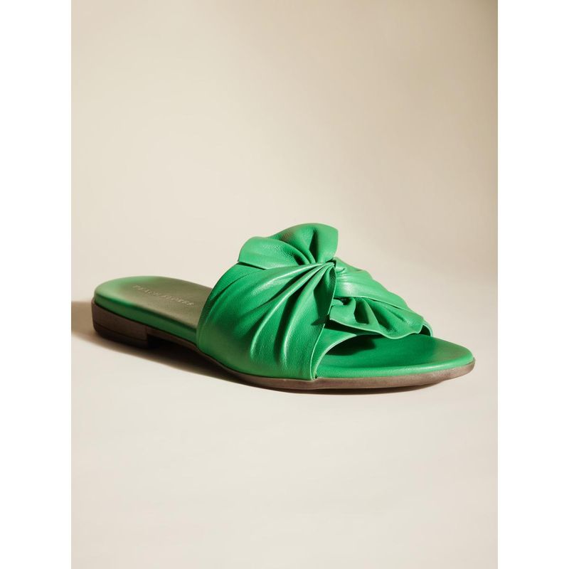Peach Flores Women Green Flower Strap Flats (EURO 36)