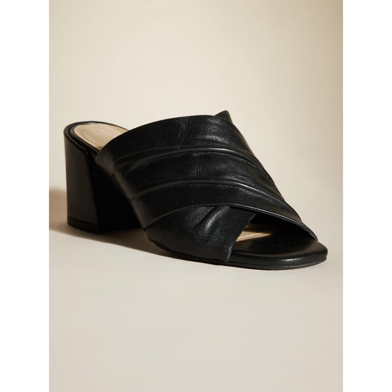 Peach Flores Women Black Crossed Strap Heels (EURO 36)