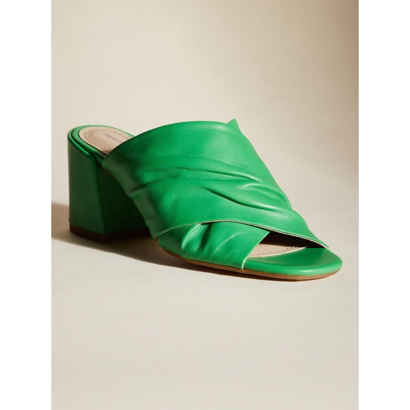 Peach Flores Women Green Crossed Strap Heels (EURO 36)