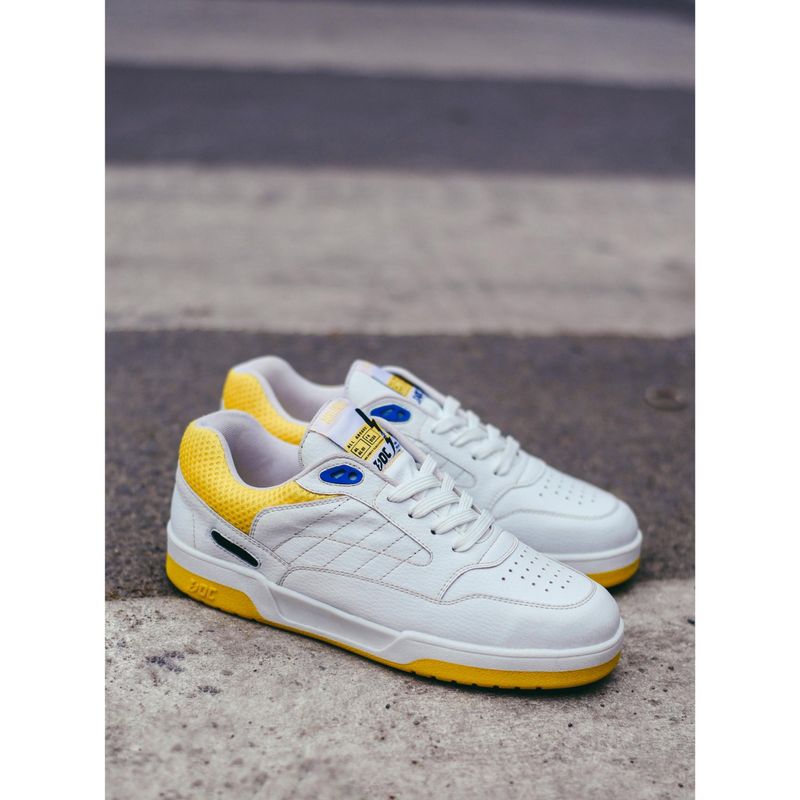 DOC Sneakers Airliners White Sneakers (UK 10)