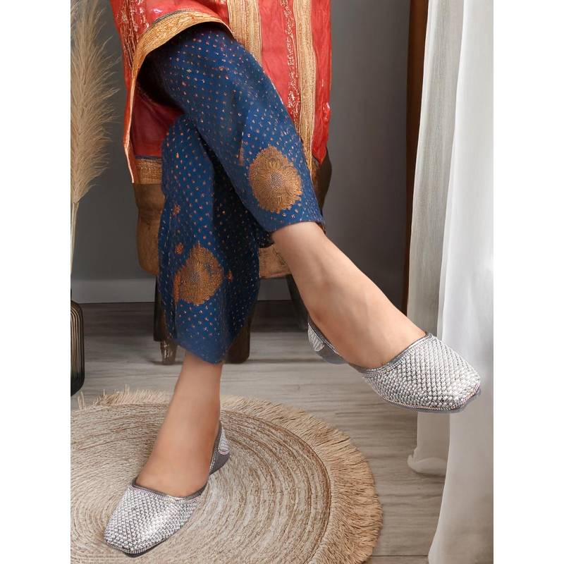 Iconics Women's Grey Glittering Rhinestone Ethnic Juttis (EU 36)