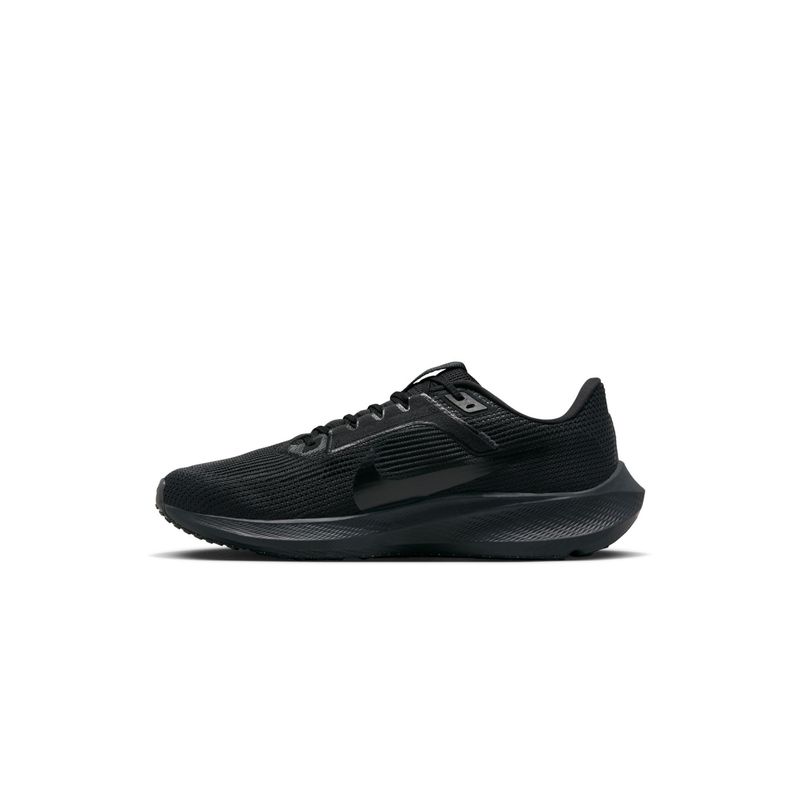 Nike Pegasus 40 Men Black Running Shoes (UK 8)