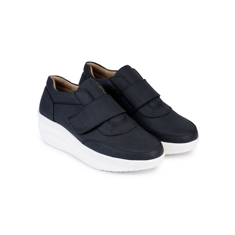 VALIOSAA Black Solid-Plain Sneakers (EURO 39)