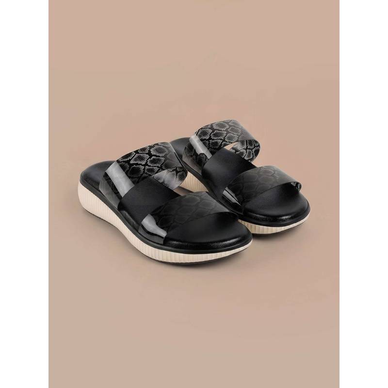 Metro Women Black Sandals (EURO 36)