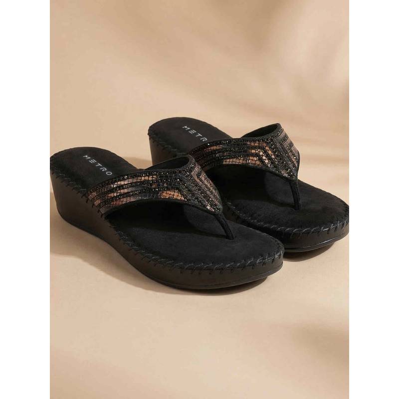 Metro Women Black Sandals (EURO 36)