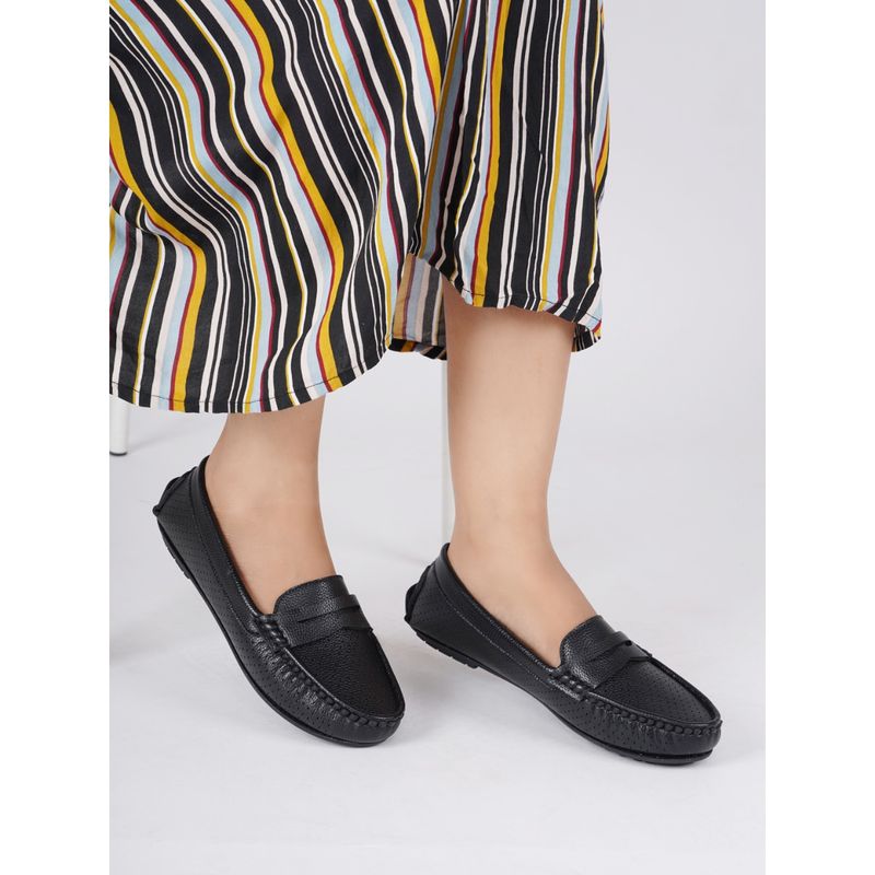 black slip on loafers womens