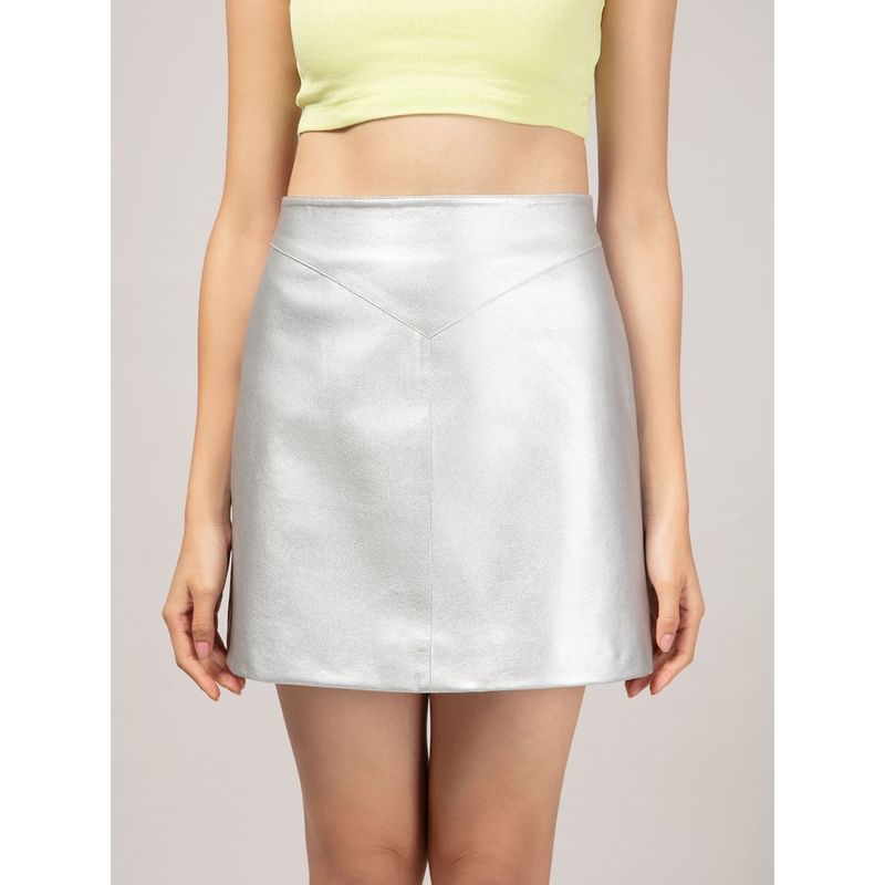 Twenty Dresses by Nykaa Fashion Silver Solid Faux Leather Short Skirt (32)