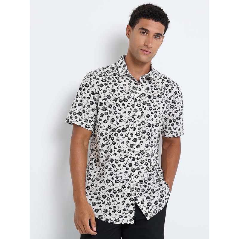 Ben Sherman Monochrome Floral Print Short Sleeve Shirt (S)