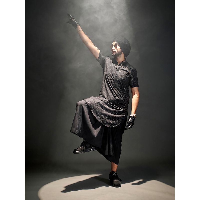 Vastramay Black Viscose Kurta with Lungi and Safa (Set of 3) (L)