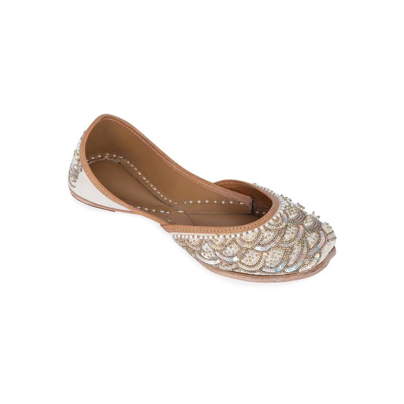 NR BY NIDHI RATHI Women Embroidered Mojaris White (EURO 36)
