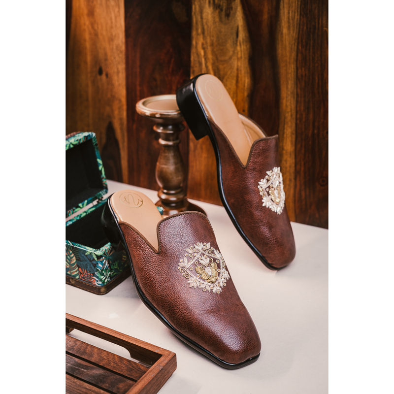 NR BY NIDHI RATHI Men Hand-Embroidered Mule Loafers Tan (EURO 44)