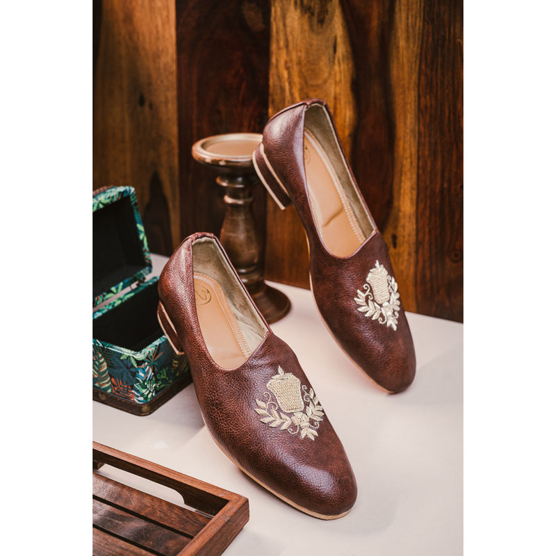NR BY NIDHI RATHI Men Hand Embroidered Mojaris Tan (EURO 46)