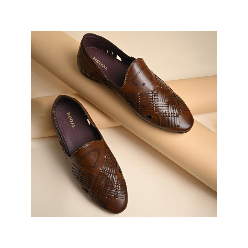 REGAL Brown Men Ethnic Woven Juttis (UK 8)