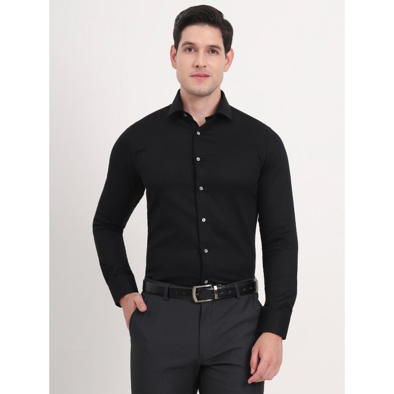 Wyre Men Black Pure Cotton Solid Slim Fit Casual Shirt (39)