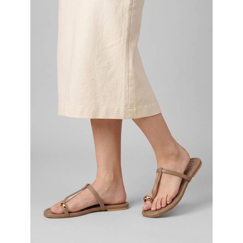 CHINRAAG Women Embellished Toe Ring Comfort Flats - Beige (UK 7)