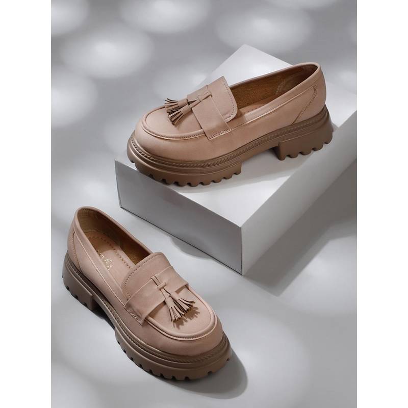 VALIOSAA Nude Casual Block Loafers (EURO 35)