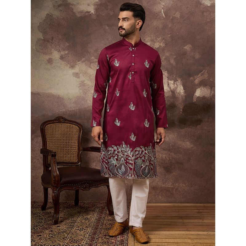 ETHNIC BAY Men Maroon Silk Blend Embroidered Straight Kurta with Pant (S)