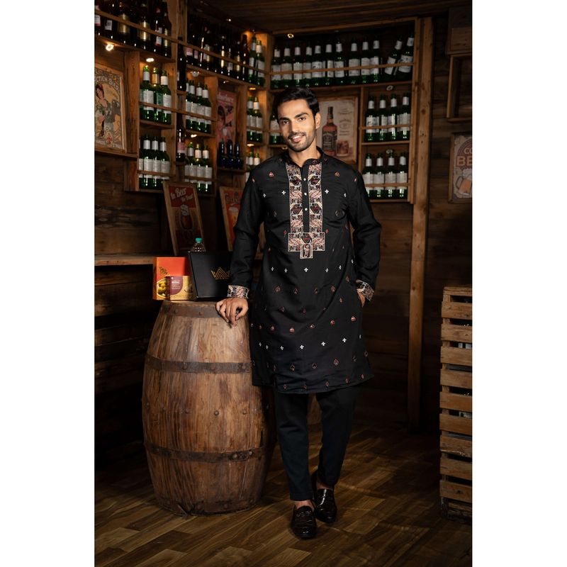 SHASAK Men Black Cotton Thread Work Regular Fit Kurta (3XL)