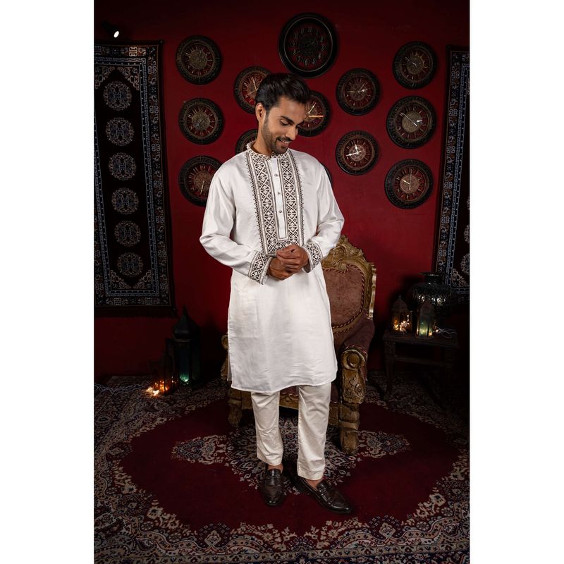 SHASAK Men White Cotton Thread Work Regular Fit Kurta (S)