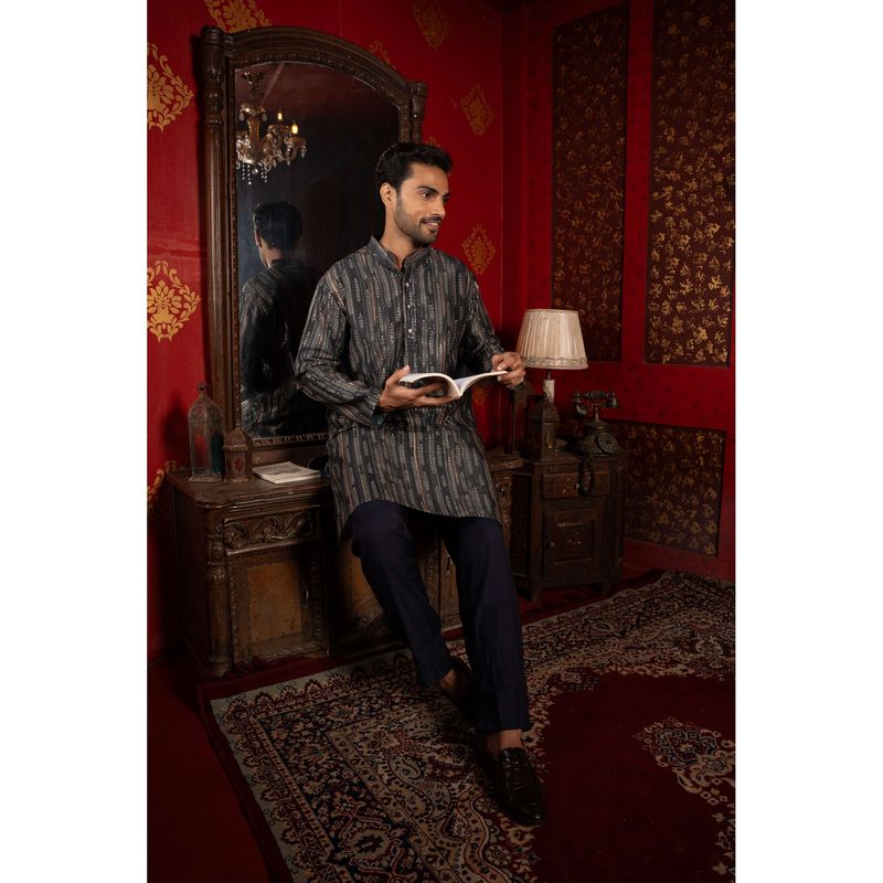 SHASAK Men Black Cotton Zari Regular Fit Kurta (S)