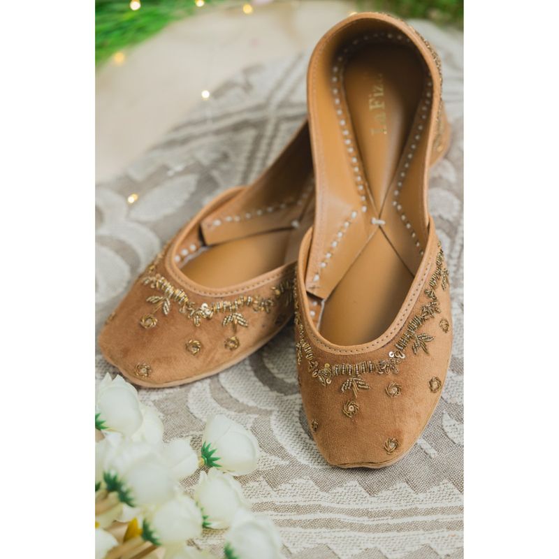 La Fiza Azra Juttis (UK 6)