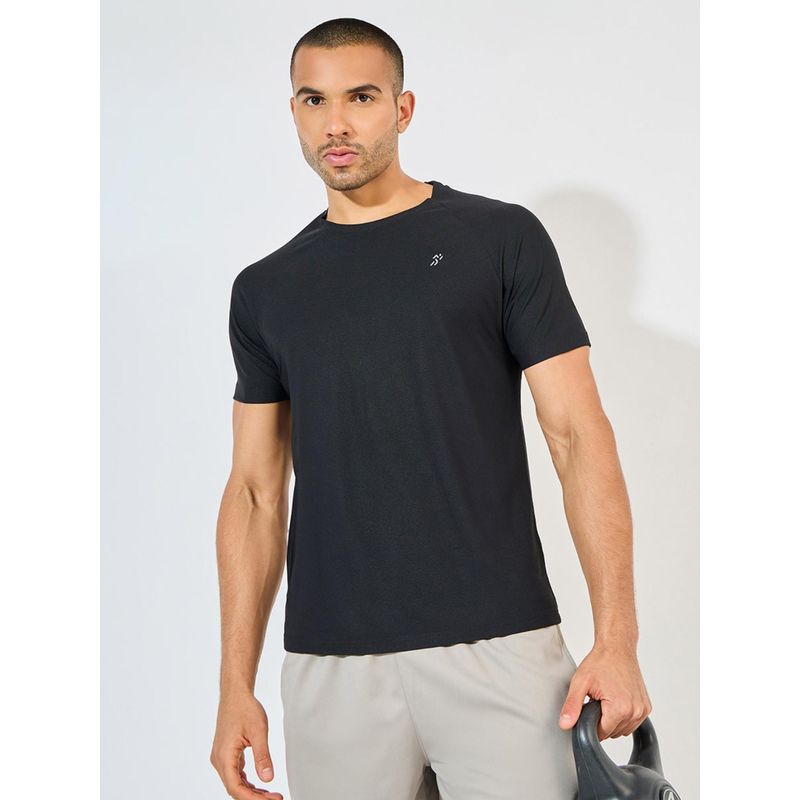 Styli Elevate Men Black Crew Neck Reflective Logo Longline T-Shirt (S)