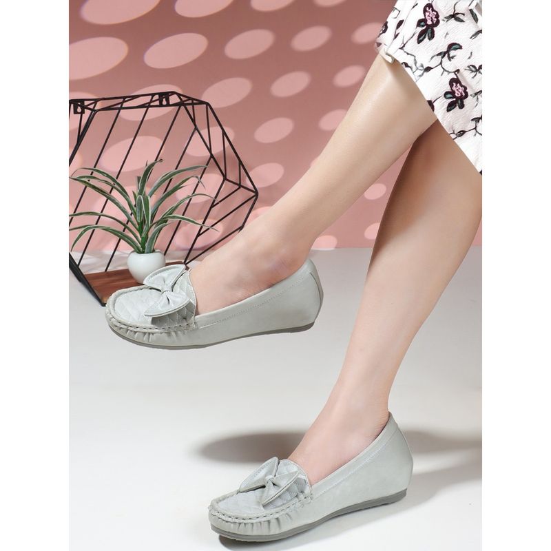 Carlton London Grey Textured Slip-On Women Loafers (EURO 36)