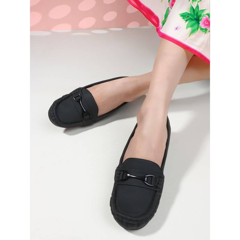 Carlton London Black Solid Slip-On Women Loafers (EURO 39)