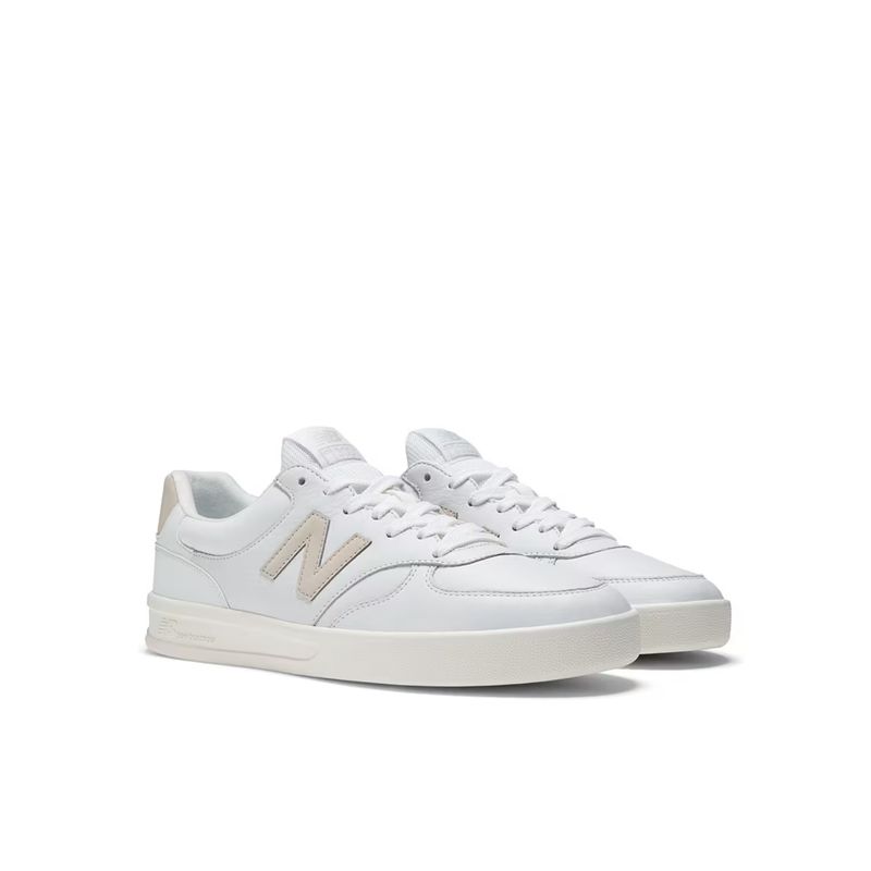 New Balance Men White Sneakers (UK 6)