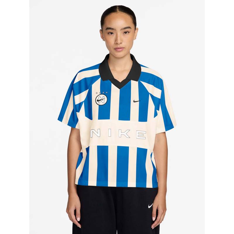 Nike Sportswear Women's Street Strp Half SleeveT-Shirt (S)