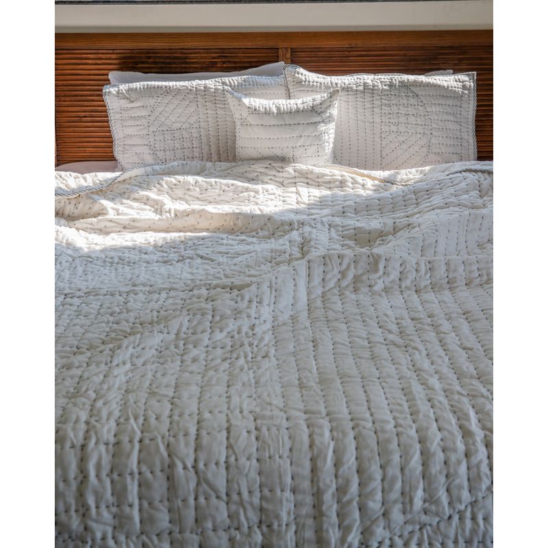 House of Ekam Venn Kantha Quilt with Pillow Covers