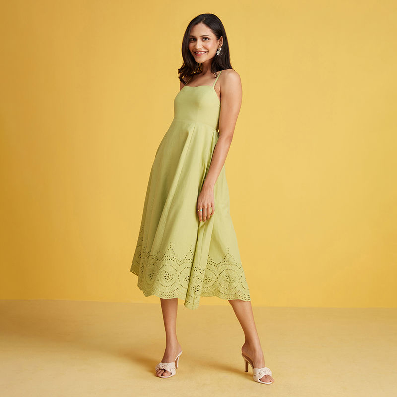 Twenty Dresses by Nykaa Fashion Light Green Sweetheart Neck Solid Midi Dress (XL)