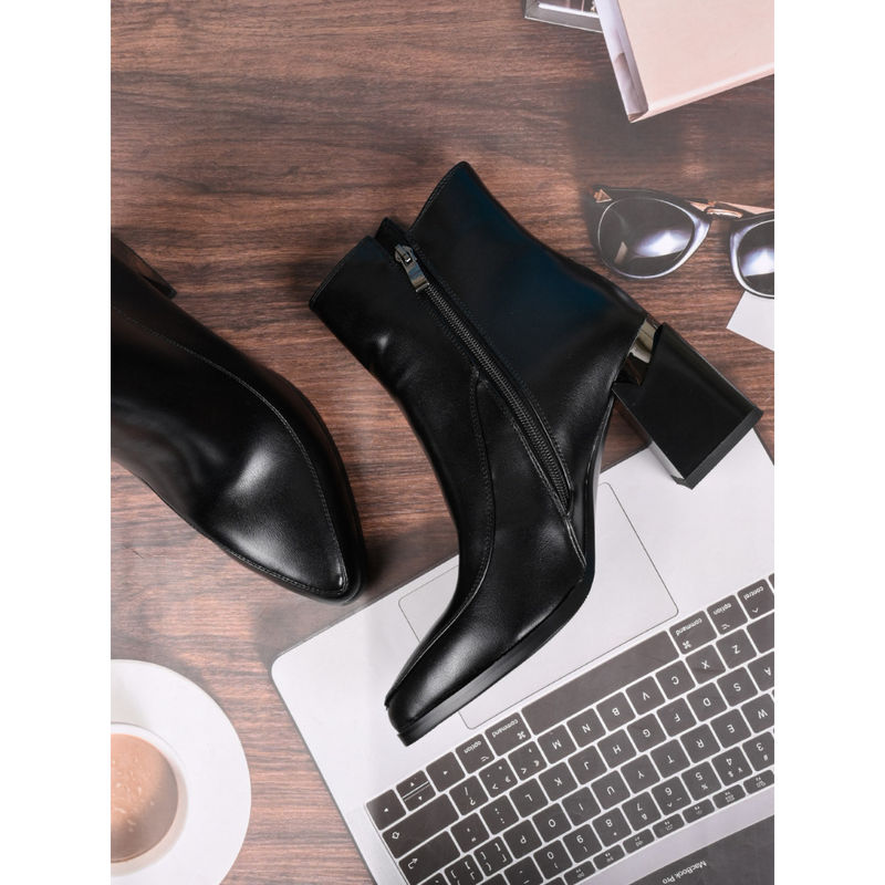 Ronnie Grey Women Black Solid Ankle Length Casual Boots (EURO 39)