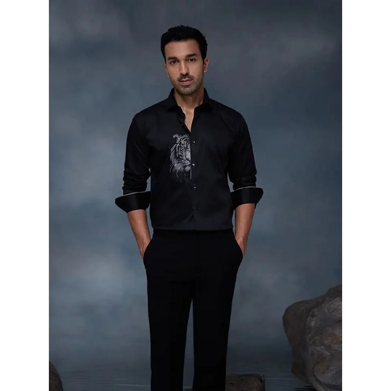 Albino Black Slim Fit Tiger Embroidered Shirt (36)