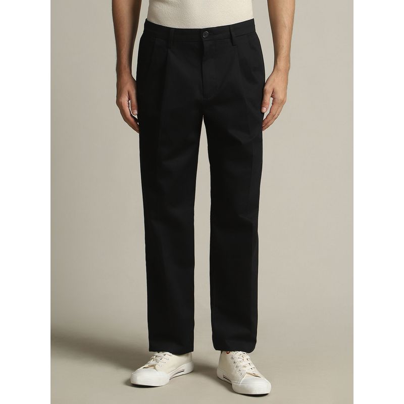 Dockers Men Black Mid Rise Classic Pleated Fit Trousers (36)
