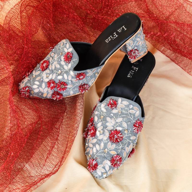 La Fiza Hala Embroidered Heels (UK 3)