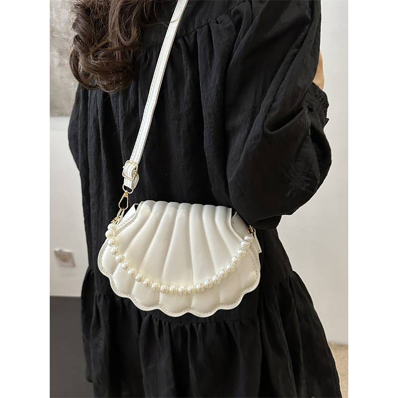 Signare Bag Shells Buy Styli Women Sea Shell Shaped Pearl Detailed Cross Body Bag Online