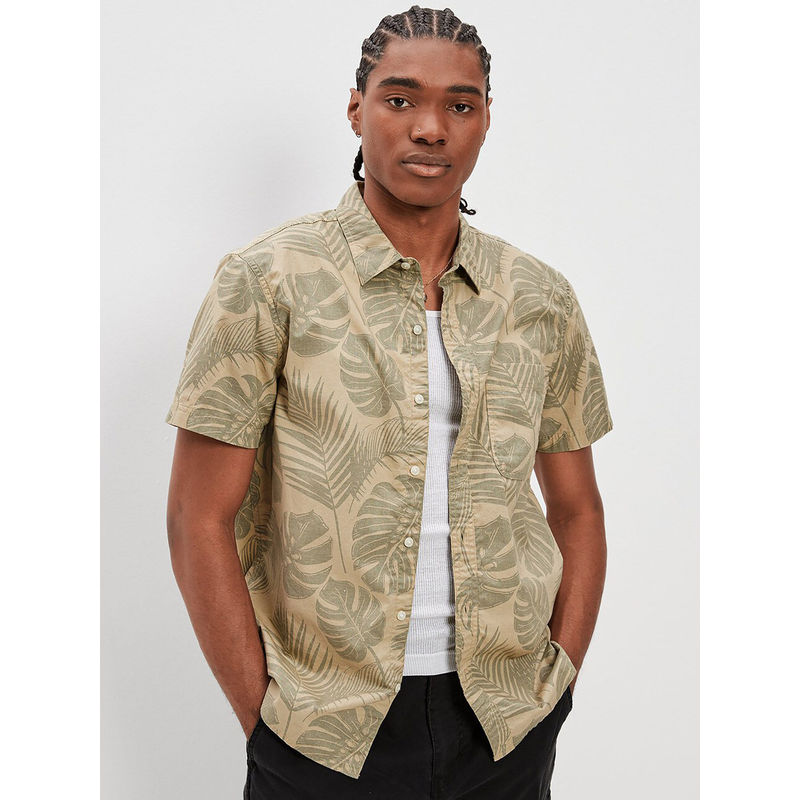 American Eagle Men Beige Tropical Button Up Resort Shirt (M)