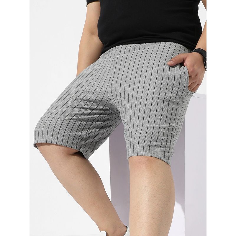 Instafab Plus Men Grey Pinstriped Regular Fit Casual Shorts (3XL)