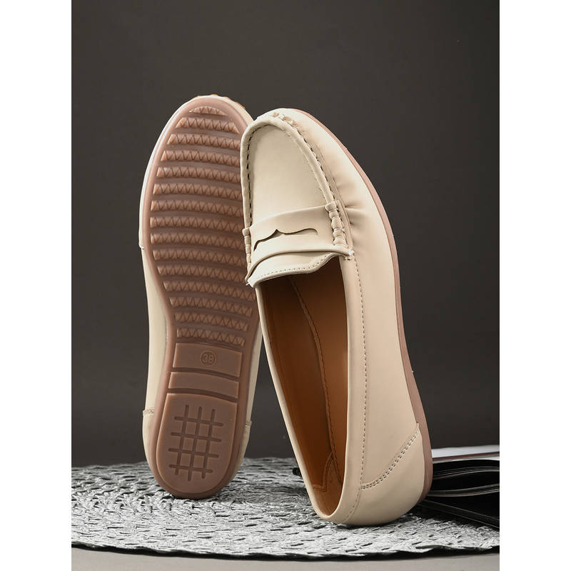 CLOG LONDON Women Beige Slip On Loafers (EURO 36)