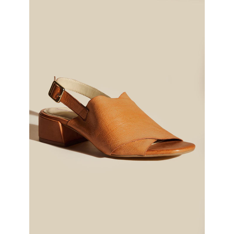 Peach Flores Women Tan Crossed Strap Leather Heels (EURO 36)