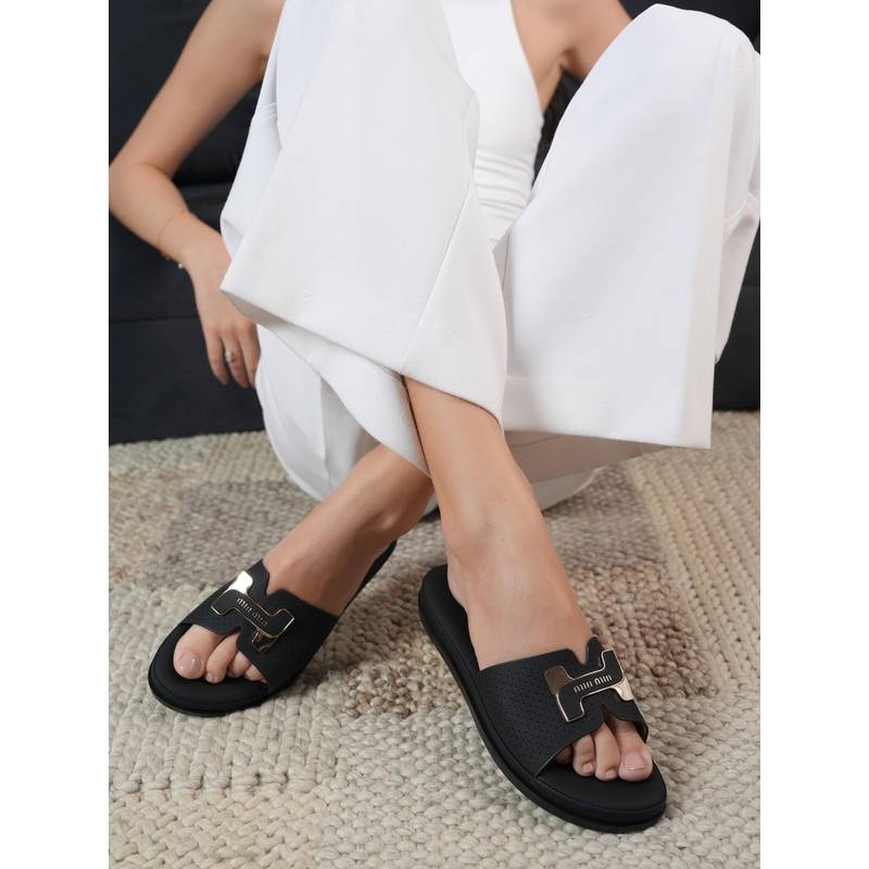 Dollphin Women Black Sandals (EURO 37)