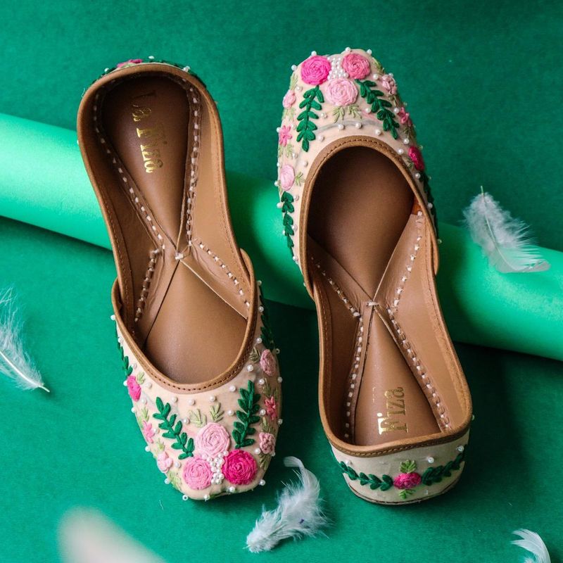 La Fiza Pinklet Handcrafted Juttis (UK 4)