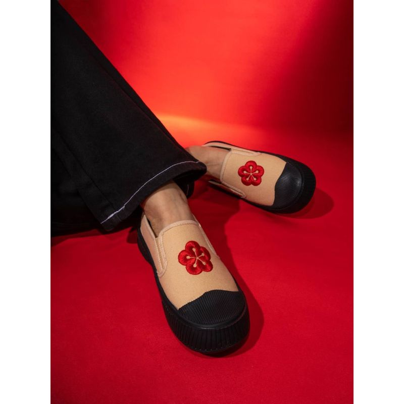 Bacca Bucci Kawaii Sakura Beige Slip-On Sneaker (UK 7)