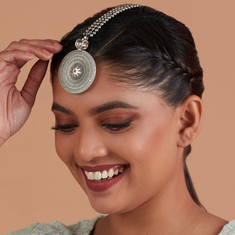 Silver oxidised maang tikka