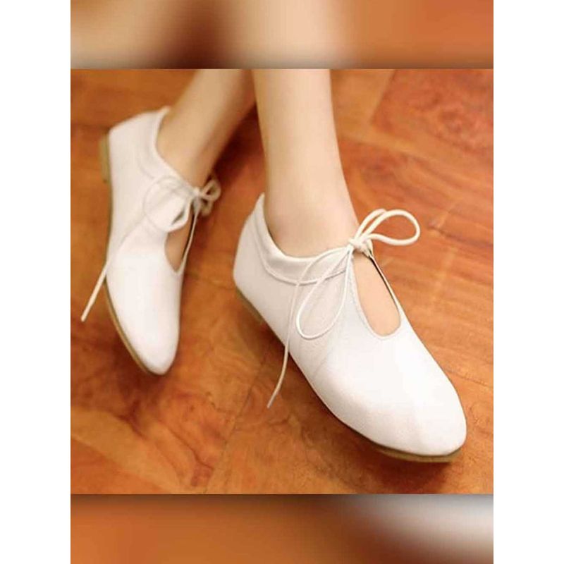 Shoetopia Women White Solid Casual Shoes (EURO 37)