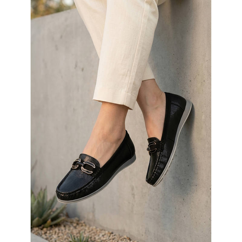 Carlton London Textured Slip-On Loafers With Metallic Chain Link (EURO 36)
