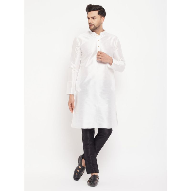 Vastramay Mens White with Black Silk Blend Kurta and Pyjama (Set of 2) (M)
