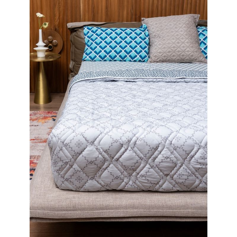 Urban Space Cotton AC Blanket & Bedsheet for Double with 2 Pillow Cover
